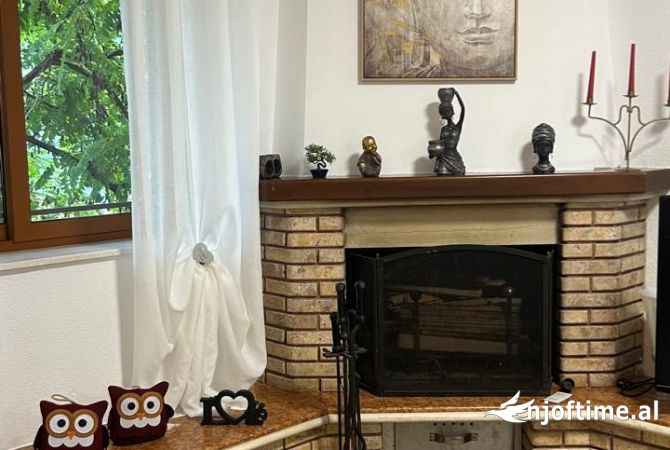 Shtepi me qera Apartament ne Tirane, 2+1, Mobilimi E mobiluar, Pagesa 800  Euro.