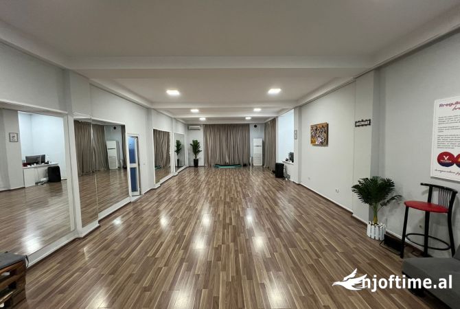 Ambient biznesi ne shitje 3+1 ne Tirane - 300,000 Euro