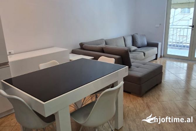 Shitet Apartament 1+1 te Rruga Ndre Mjeda