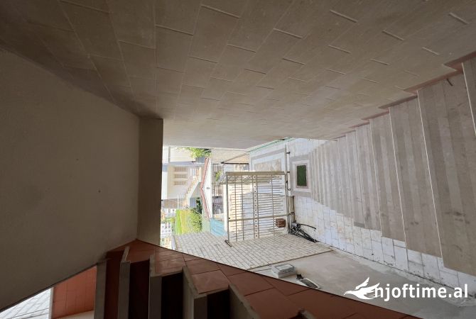 Shtepi ne shitje 6+1 ne Tirane - 350,000 Euro