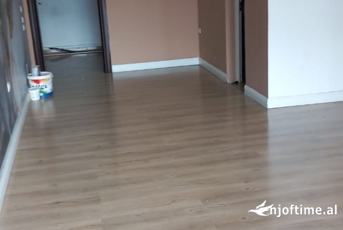 Ambient biznesi me qera 1+1 ne Tirane - 800 Euro