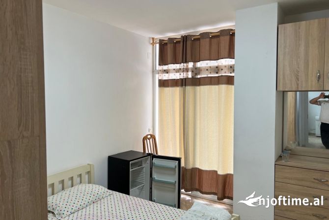 Shtepi me qera Apartament ne Tirane, 2+1, Mobilimi E mobiluar, Pagesa 500  Euro.
