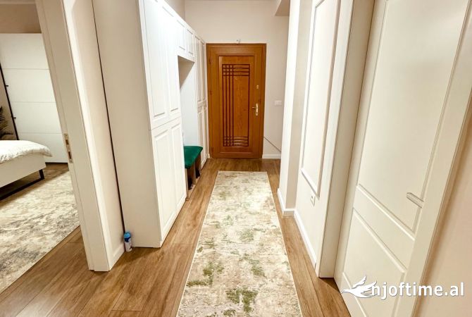 Shtepi ne shitje Apartament ne Tirane, 2+1, Mobilimi E mobiluar, Pagesa 210,000  Euro.