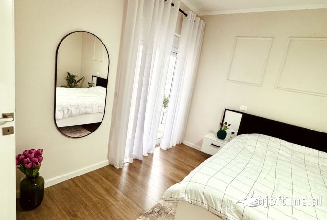 Shtepi ne shitje Apartament ne Tirane, 2+1, Mobilimi E mobiluar, Pagesa 210,000  Euro.