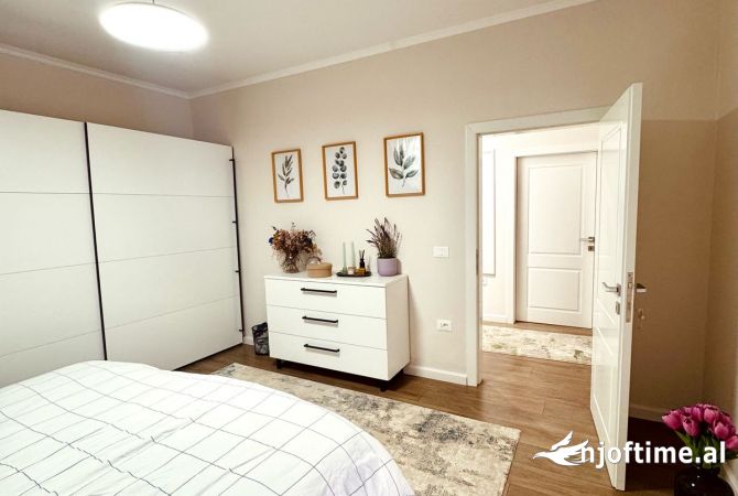 Shtepi ne shitje Apartament ne Tirane, 2+1, Mobilimi E mobiluar, Pagesa 210,000  Euro.