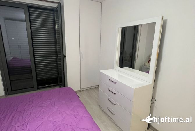 Shtepi me qera Apartament ne Tirane, 1+1, Mobilimi E mobiluar, Pagesa 500  Euro.