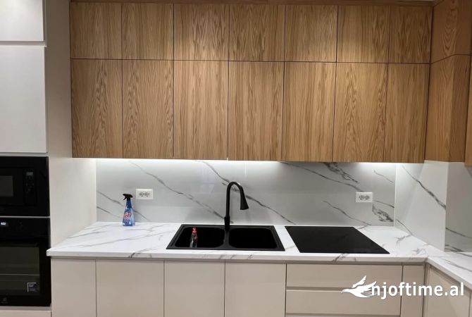 Shtepi me qera 2+1 ne Tirane - 800 Euro