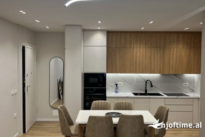 Shtepi me qera 2+1 ne Tirane - 800 Euro