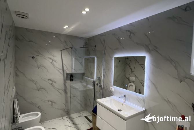 Shtepi me qera Apartament ne Tirane, 2+1, Mobilimi E mobiluar, Pagesa 800  Euro.