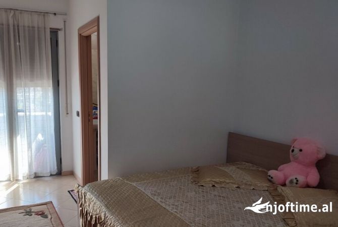 Shtepi me qera 2+1 ne Tirane - 450 Euro