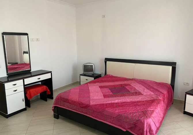 Shtepi me qera Apartament ne Tirane, 4+1, Mobilimi E mobiluar, Pagesa 1,000  Euro.
