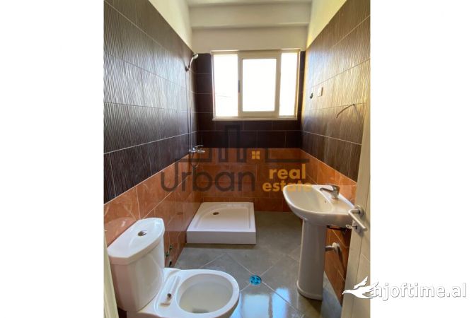 Ambient biznesi ne shitje 1+1 ne Tirane - 155,000 Euro