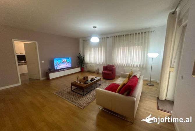 Shtepi me qera 3+1 ne Tirane - 1,600 Euro