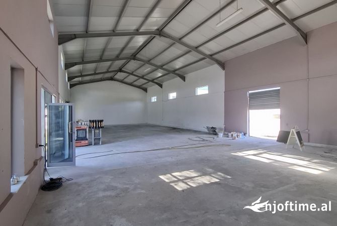 Ambient biznesi me qera 4+1 ne Tirane - 2,000 Euro