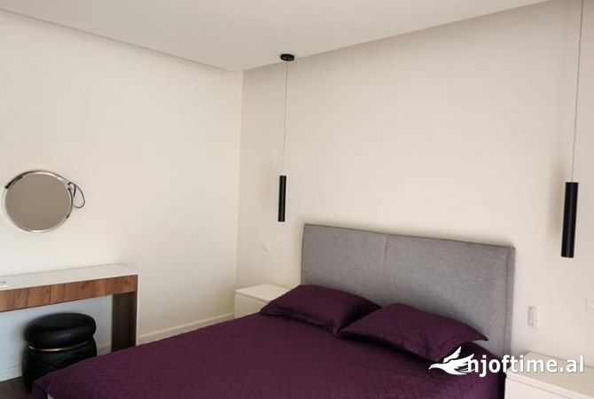 Shtepi me qera Apartament ne Tirane, 3+1, Mobilimi E mobiluar, Pagesa 2,500  Euro.