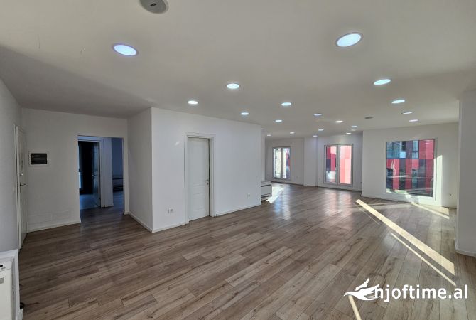 Ambient biznesi me qera 3+1 ne Tirane - 2,300 Euro