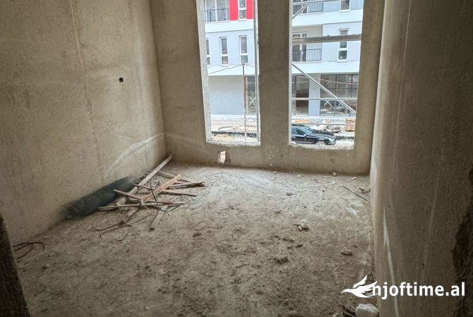 Shtepi ne shitje Apartament ne Tirane, 2+1, Mobilimi Bosh, pa mobiluar, Pagesa 103,000  Euro.