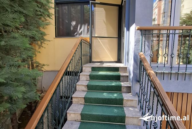 Ambient biznesi me qera 3+1 ne Tirane - 1,750 Euro