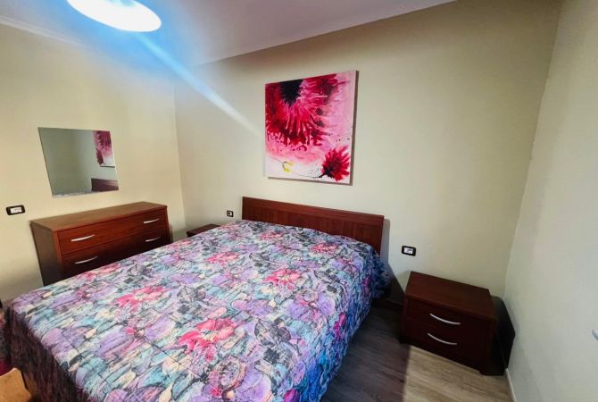 Shtepi me qera Apartament ne Tirane, 2+1, Mobilimi E mobiluar, Pagesa 650  Euro.