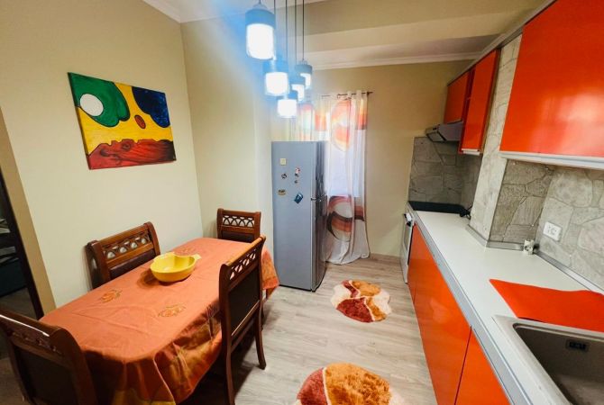 Shtepi me qera Apartament ne Tirane, 2+1, Mobilimi E mobiluar, Pagesa 650  Euro.