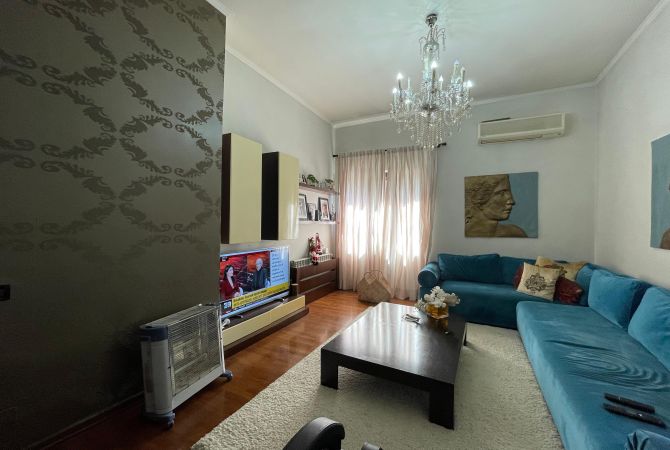 Shtepi me qera 2+1 ne Tirane - 1,300 Euro