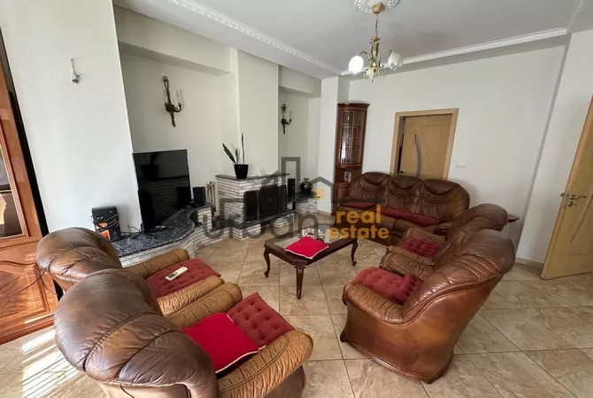 Shtepi me qera 2+1 ne Tirane - 750 Euro
