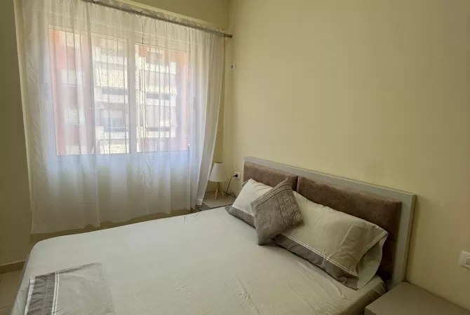 Shtepi me qera Apartament ne Tirane, 1+1, Mobilimi E mobiluar, Pagesa 450  Euro.
