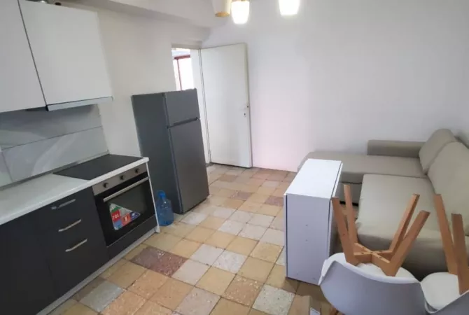 Shtepi me qera 1+1 ne Tirane - 400 Euro