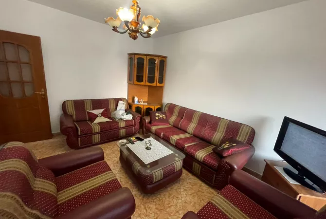 Shtepi me qera 1+1 ne Tirane - 37,000 Leke