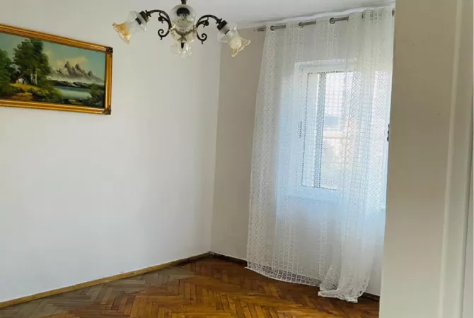 Shtepi me qera Apartament ne Tirane, 3+1, Mobilimi E mobiluar, Pagesa 750  Euro.