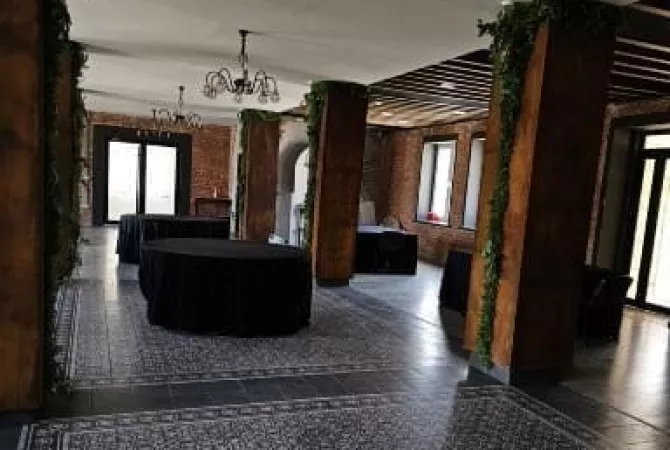 Business Property for Rent 3+1 in Tirana - 2,000 Euro