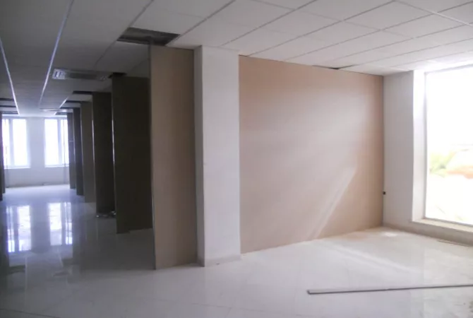 Business Property for Rent 3+1 in Tirana - 800 Euro