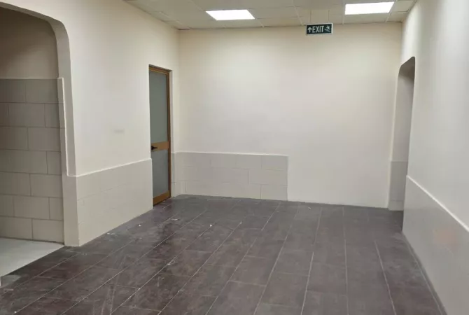 Qera, Ambient Biznesi, Kombinat, Tirana - 800Euro | 150 m2