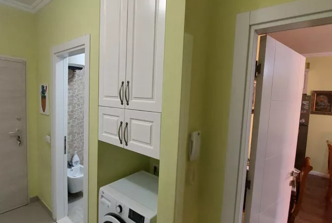 Shtepi ne shitje Apartament ne Tirane, 2+1, Mobilimi E mobiluar, Pagesa 140,000  Euro.