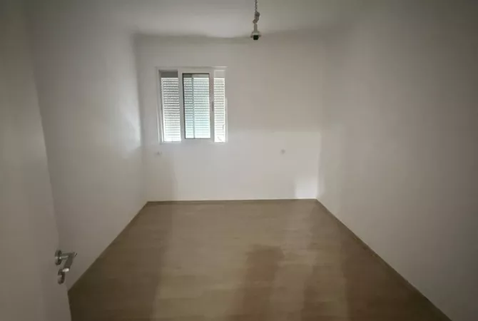 Shtepi ne shitje 2+1 ne Tirane - 165,000 Euro