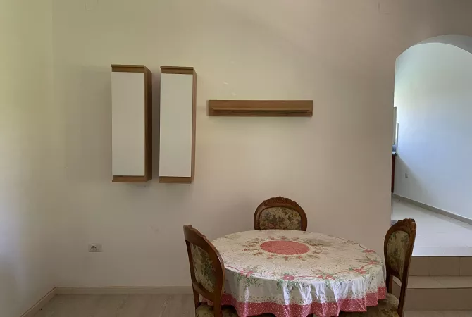 Shtepi me qera 3+1 ne Tirane - 450 Euro