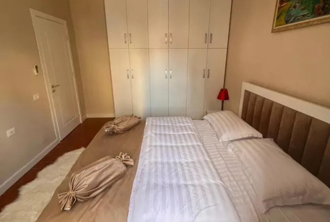 Shtepi me qera 2+1 ne Tirane - 720 Euro