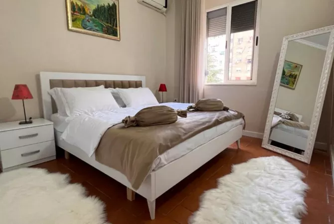 Shtepi me qera Apartament ne Tirane, 2+1, Mobilimi E mobiluar, Pagesa 720  Euro.