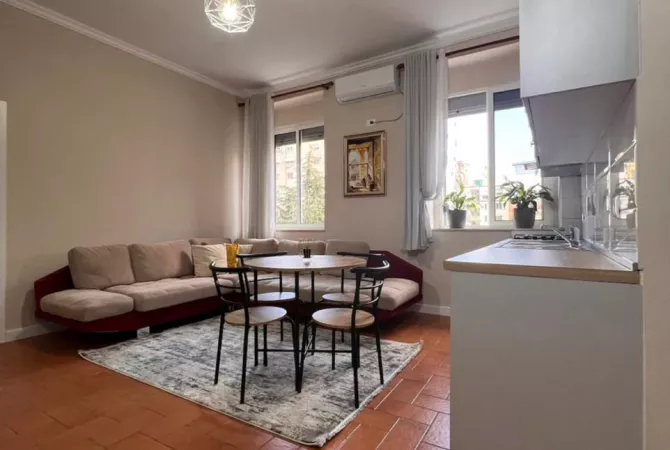 Shtepi me qera Apartament ne Tirane, 2+1, Mobilimi E mobiluar, Pagesa 720  Euro.