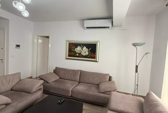 Shtepi me qera 2+1 ne Tirane - 800 Euro