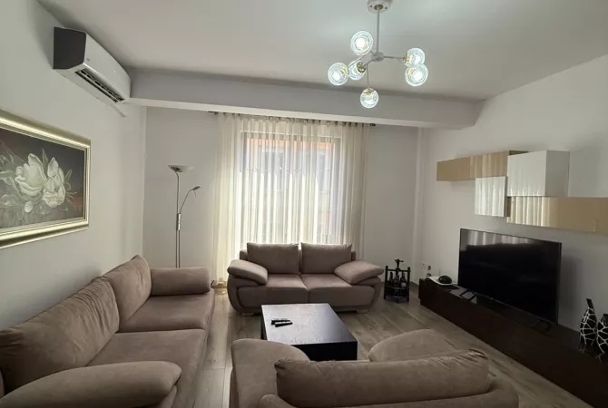 Shtepi me qera 2+1 ne Tirane - 800 Euro