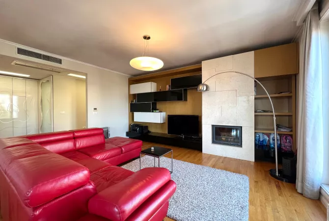 Shtepi me qera 2+1 ne Tirane - 1,600 Euro