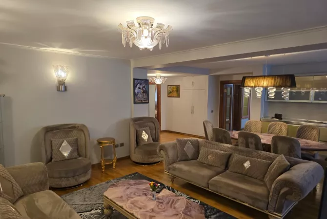 Shtepi ne shitje 4+1 ne Tirane - 600,000 Euro