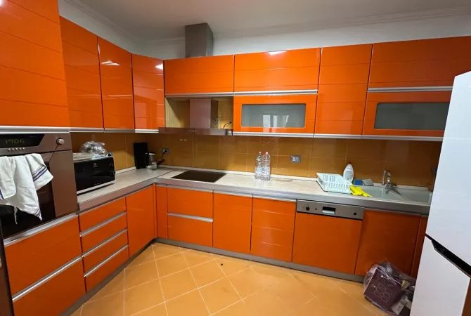 Shtepi me qera 2+1 ne Tirane - 1,200 Euro
