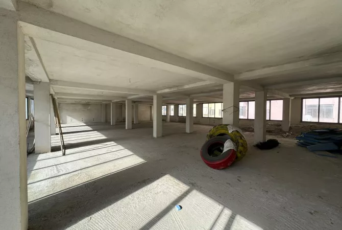 Ambient biznesi me qera 3+1 ne Tirane - 1,500 Euro