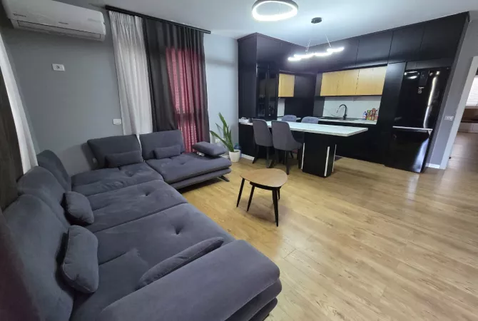 Shtepi me qera 2+1 ne Tirane - 50,000 Leke