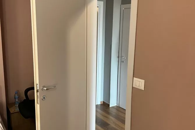 Shtepi ne shitje Apartament ne Tirane, 5+1, Mobilimi E mobiluar, Pagesa 450,000  Euro.