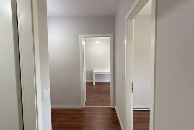 Shtepi ne shitje Apartament ne Tirane, 2+1, Mobilimi Bosh, pa mobiluar, Pagesa 210,000  Euro.
