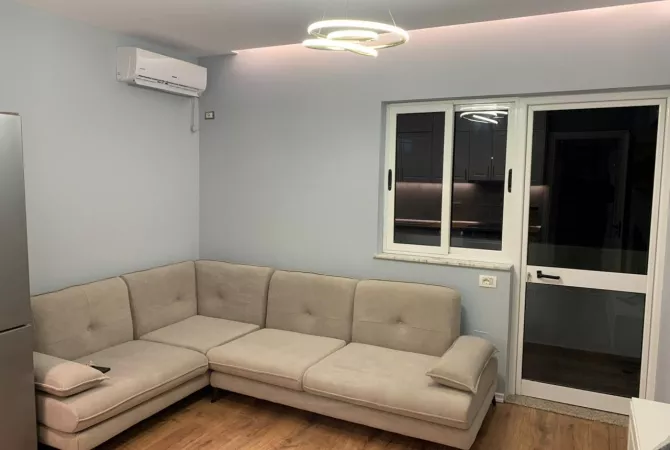 Shtepi me qera 2+1 ne Tirane - 700 Euro