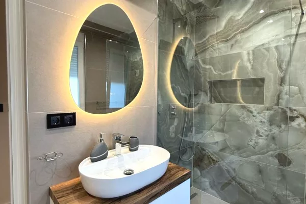 Shtepi me qera 2+1 ne Tirane - 1,500 Euro